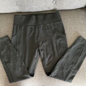 Lou & Grey Charcoal Leggings